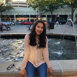 Meet your Posher, Andrea